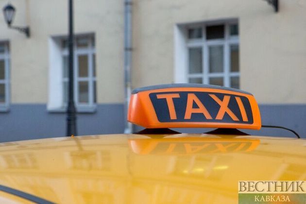 Женщины-водители такси просят называть их "шоферками" и "водителками"