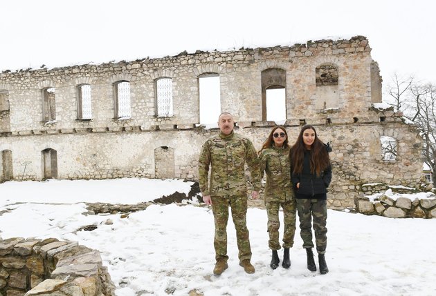 Ильхам Алиев и Мехрибан Алиева посетили Физулинский и Ходжавендский районы (ФОТО/ВИДЕО)