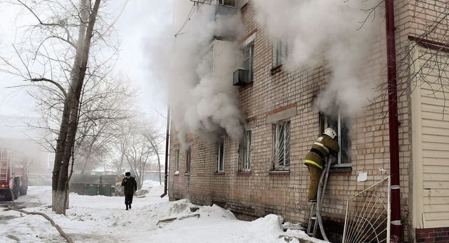 Петропавловские огнеборцы тушили пожар в гостинице