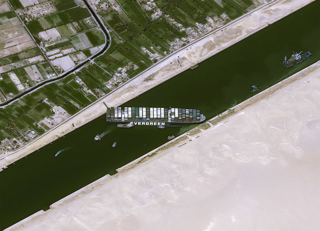 Блокада Суэцкого канала остановила международные поставки нефти