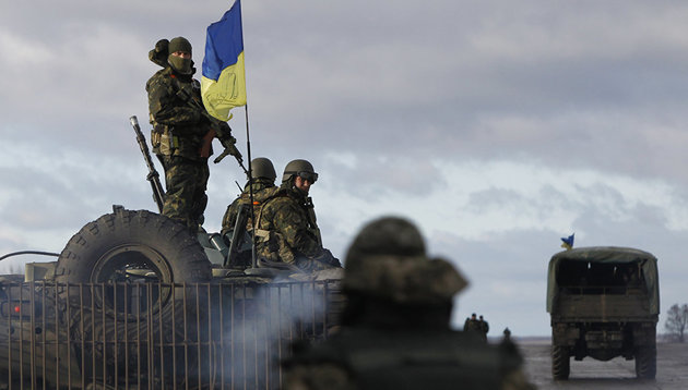 Украина наращивает силы вблизи Донбасса и Крыма