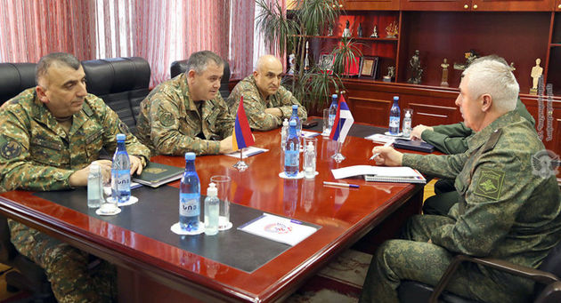 Как российских вице-премьера и генерала встретили в Ереване