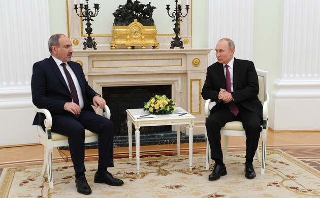Путин назвал Пашиняну острейшие проблемы послевоенного времени