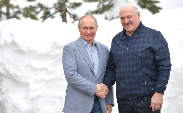Путин и Лукашенко обсудили послевоенное урегулирование в Карабахе
