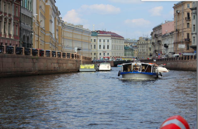 В Петербурге открылась навигация по рекам и каналам