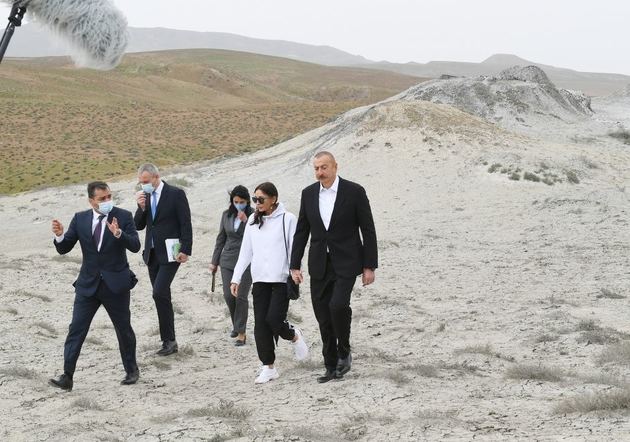 Ильхам Алиев и Мехрибан Алиева заложили Туркомплекс грязевых вулканов (ФОТО)