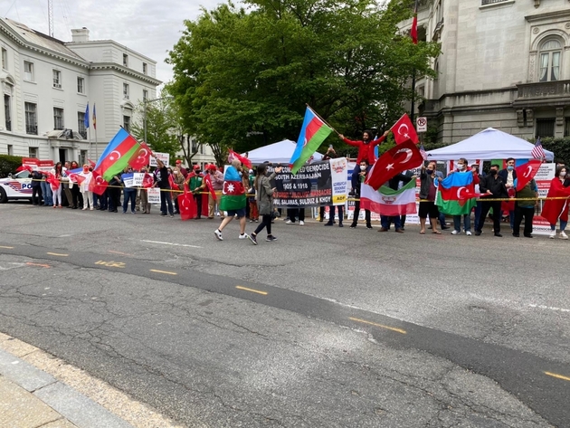 Акция протеста азербайджанской и турецкой общин прошла в Вашингтоне