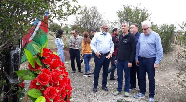 Российские эксперты посетили разрушенные армянскими оккупантами могилы в Агдаме