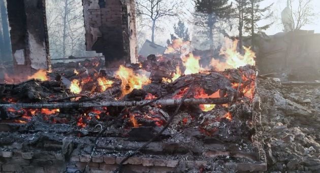 Казахстанские огнеборцы потушили крупный пожар в Риддере
