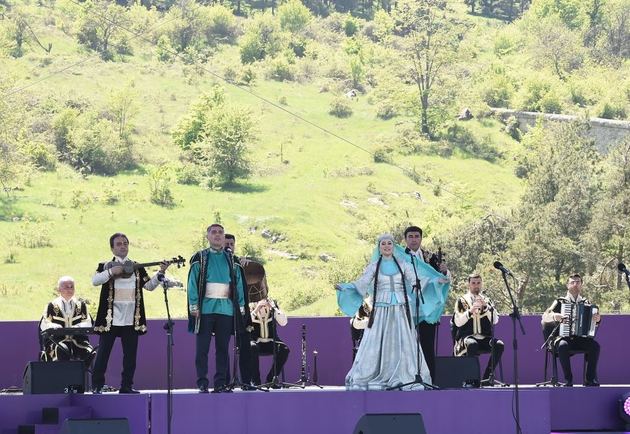 Фестиваль "Хары-бюльбюль" вернулся в Шушу спустя 30 лет