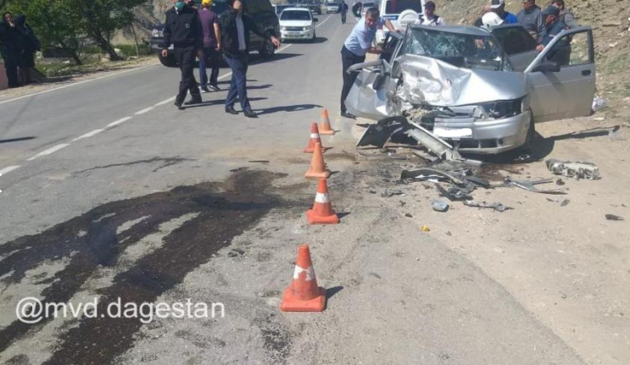 Пять человек пострадали в столкновении двух машин в Дагестане