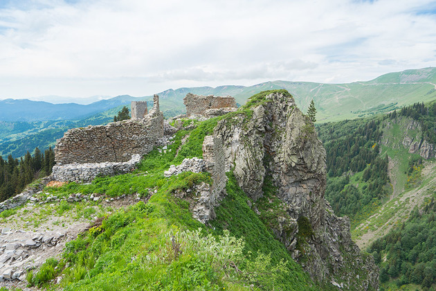 Средневековую крепость в Грузии откроют для туристов