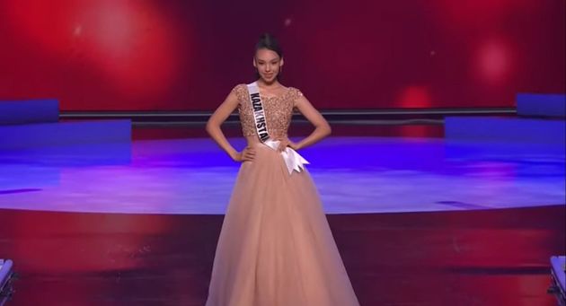 Камилла Серикбай представила Казахстан в 1/2 финала конкурса "Мисс Вселенная" 