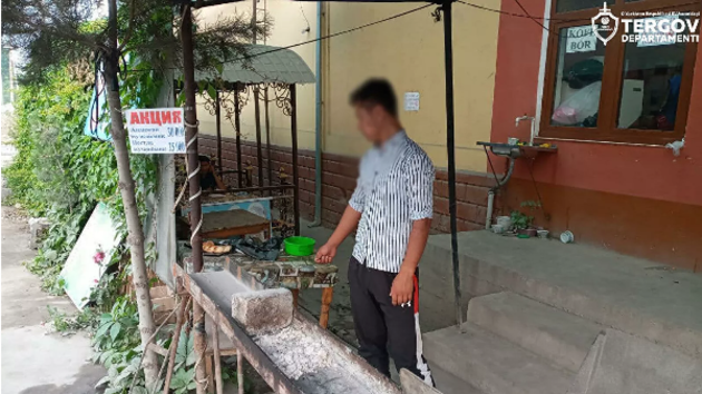 Покупатель сломал весы и ударил продавца ножом в магазине в Узбекистане