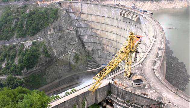 Противники строительства ГЭС грозят парализовать Тбилиси 