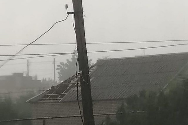Ураганный ветер повалил ЛЭП в Грачевском округе Ставрополья
