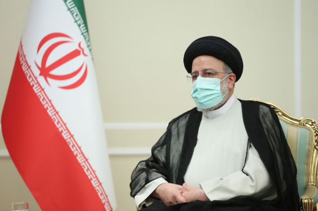 Эбрахим Раиси публично привился от Covid-19 иранской вакциной
