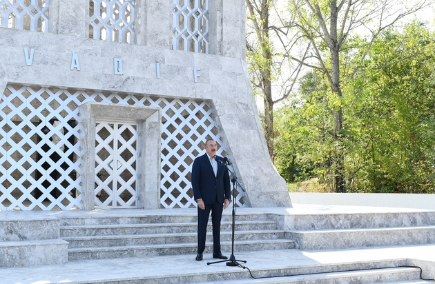 Ильхам Алиев открыл Дни поэзии Вагифа в Шуше
