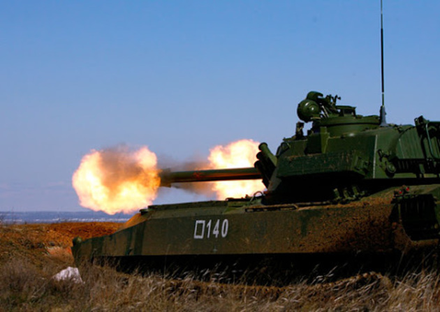В горах Южной Осетии прошли боевые стрельбы танковых экипажей ЮВО