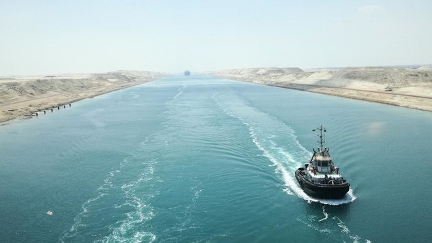 Суэцкий канал вновь блокировался судном