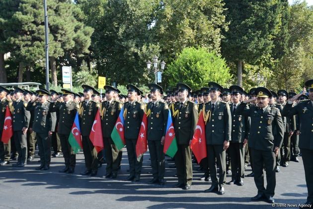 В Баку празднуют 103-летие освобождение города Кавказской исламской армией (ФОТО)