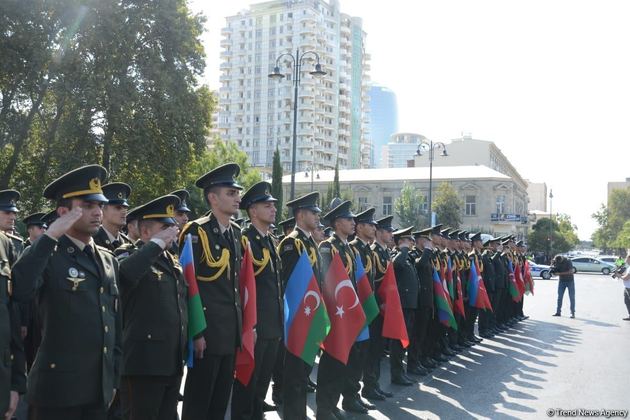 В Баку празднуют 103-летие освобождение города Кавказской исламской армией (ФОТО)