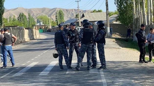 Школьники подрались на киргизско-таджикской границе