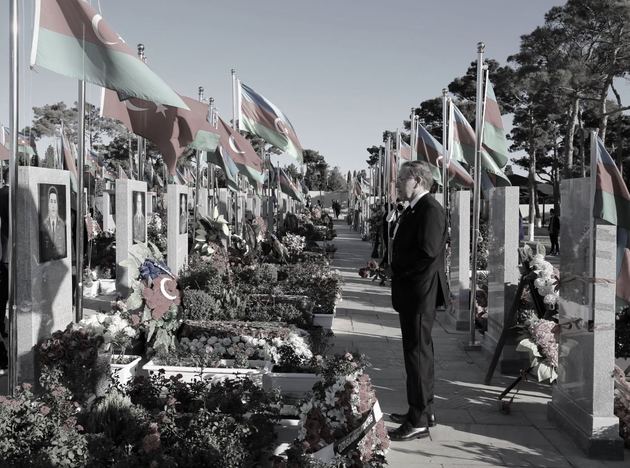 Посол США почтил память шехидов в Азербайджане