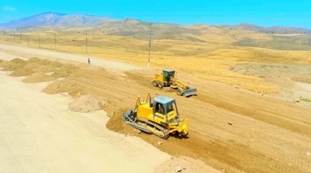 Автодорогу Шюкюрбейли-Джебраил-Гадрут продолжают строить быстрыми темпами в Азербайджане