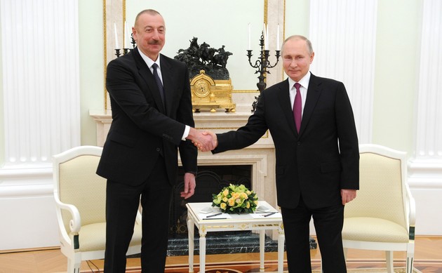 Ильхам Алиев поздравил Владимира Путина с 69-летием
