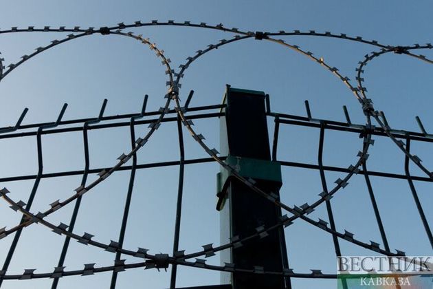 Азербайджан передал Ирану двух заключенных