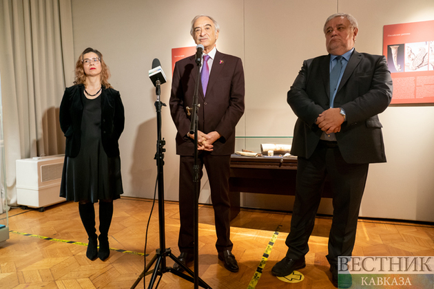 Выставка Фазиля Наджафова в Музее Востока (фоторепортаж)