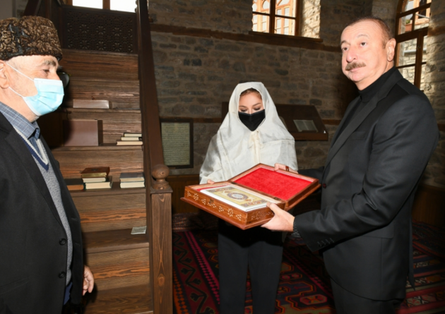 Ильхам Алиев и Мехрибан Алиева посетили Исмаиллинский район