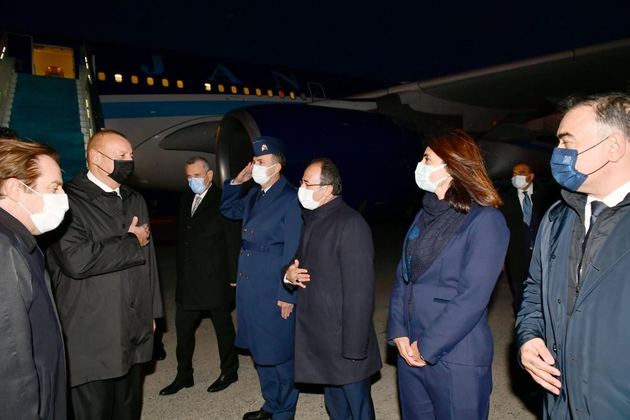 Ильхам Алиев прибыл в Турцию для участия в Тюркском совете (ФОТО)
