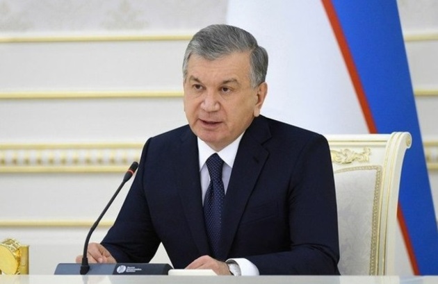 Президент Узбекистана приземлился в Москве
