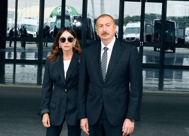 Ильхам Алиев и Мехрибан Алиева дали поручения в связи с захоронением погибших в авиакатастрофе 