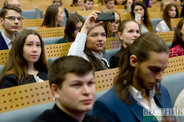 Студенты-медики послушали богословов в Грозном 