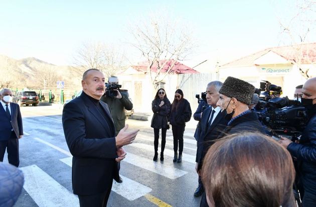 Ильхам Алиев: пусть Ереван назовет дату открытия Зангезурского коридора