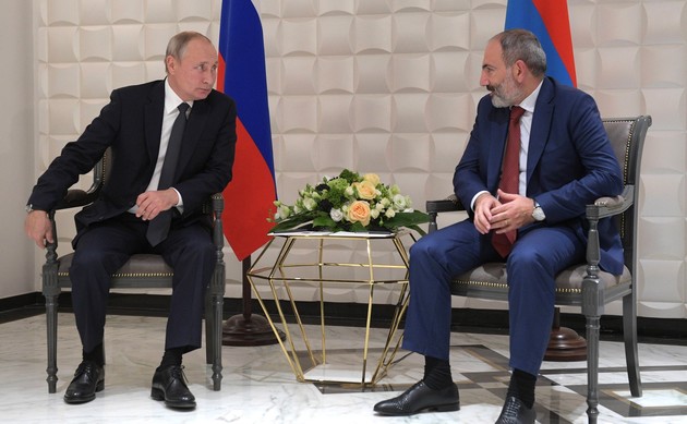 Путин и Пашинян обсудили ситуацию в Казахстане