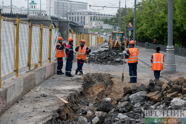 В Каспийске реконструируют стадион "Труд"