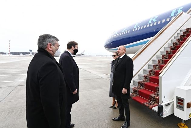 Ильхам Алиев прибыл с официальным визитом в Москву