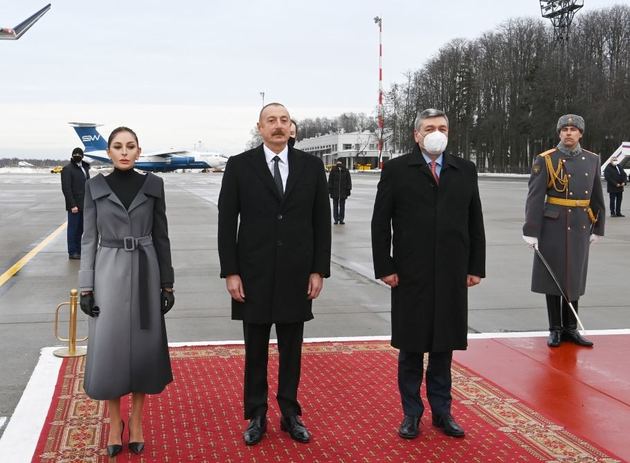 Ильхам Алиев прибыл с официальным визитом в Москву