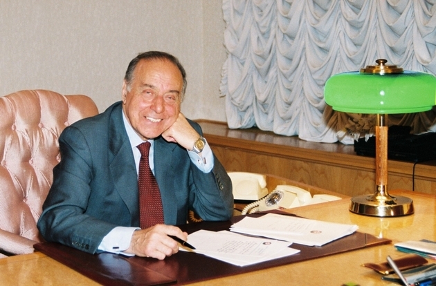 99 лет со дня рождения созидателя Азербайджана – Гейдара Алиева