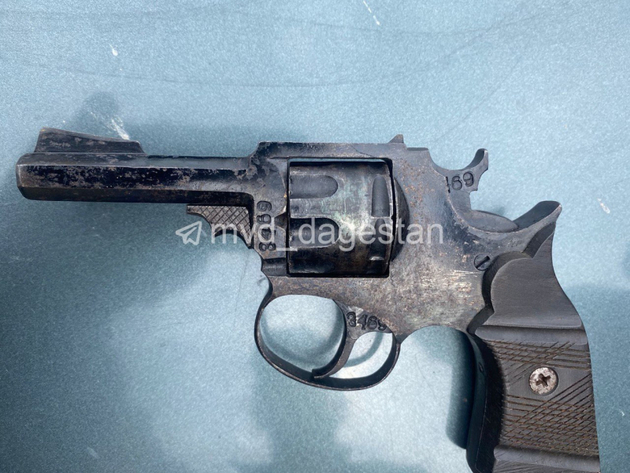 Самодельный револьвер носил с собой житель Хасавюрта
