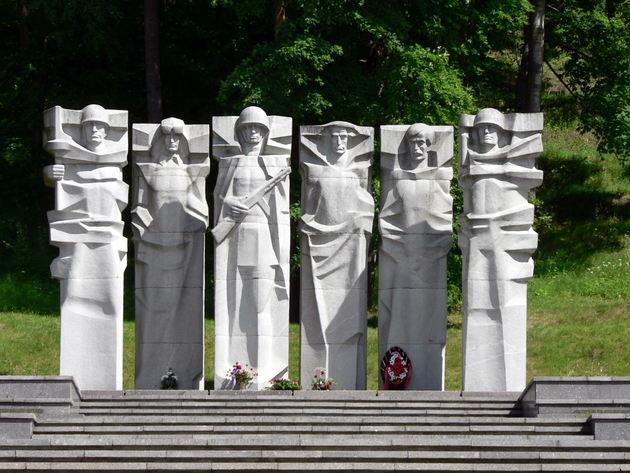 Власти Вильнюса за лето демонтируют крупнейший мемориал советским воинам