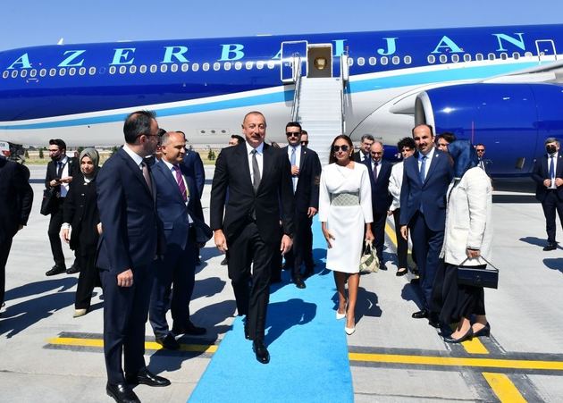 Ильхам Алиев и Мехрибан Алиева прибыли с визитом в ​​Турцию