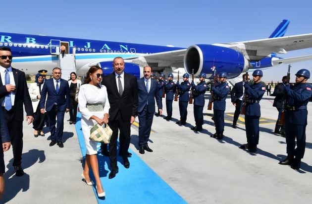 Ильхам Алиев и Мехрибан Алиева прибыли с визитом в ​​Турцию