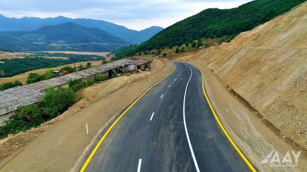Азербайджан построил новую дорогу в объезд Лачина