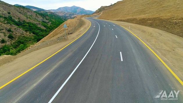 Азербайджан построил новую дорогу в объезд Лачина