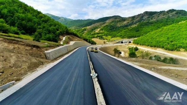 Азербайджан ускоренно строит автодорогу Ахмедбейли-Физули-Шуша (ФОТО)